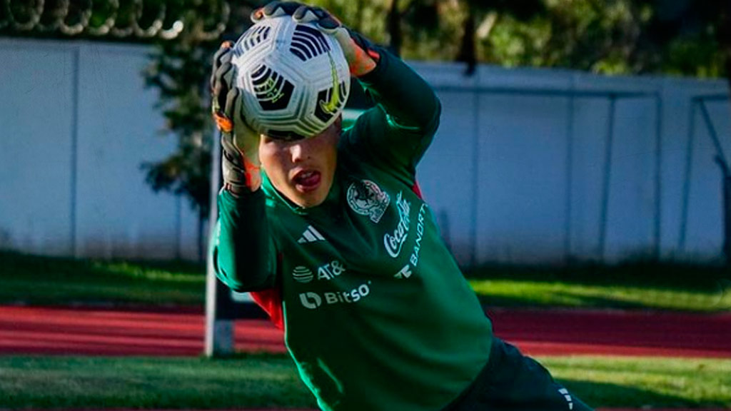 Paolo Bedolla, portero del América y Selección Mexicana representado por David Villa