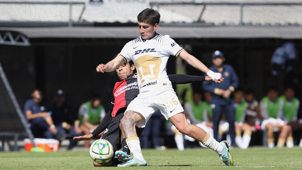 Pablo Monroy es la esperanza de Pumas para que se afiance en la lateral por derecha