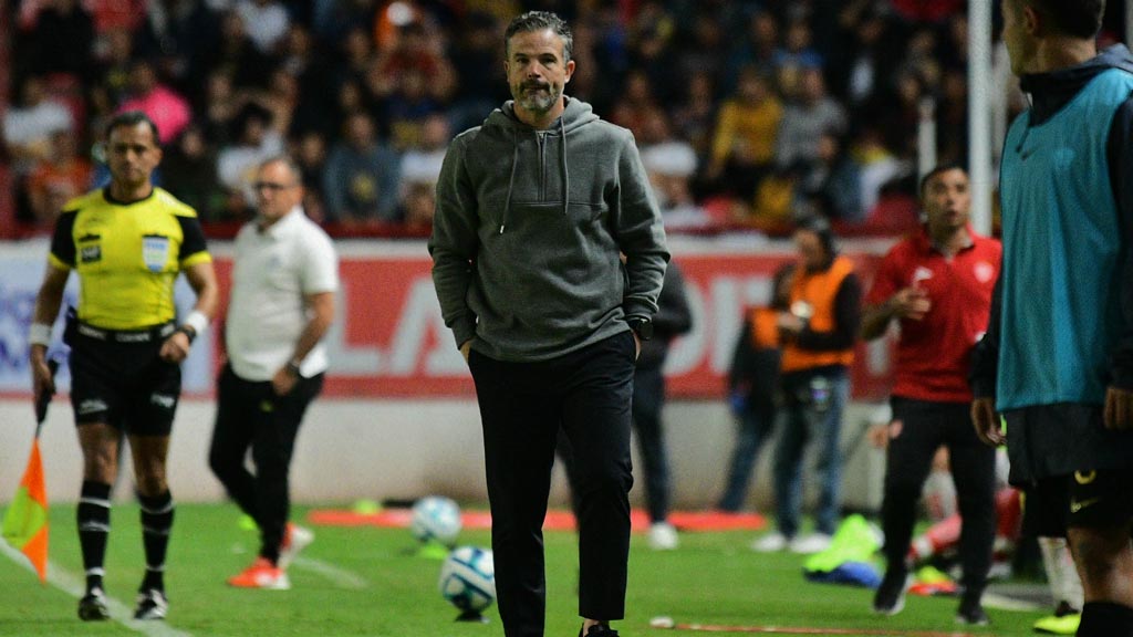 Rafael Puente pide más tiempo para poder dirigir a Pumas