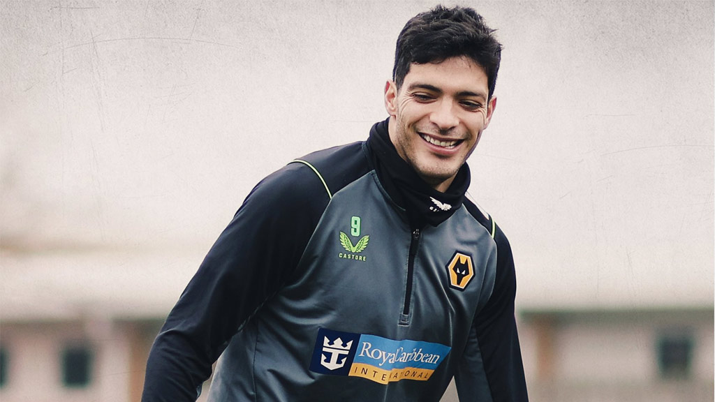 Raúl Jiménez, firme en el Wolverhampton; no contemplan su salida