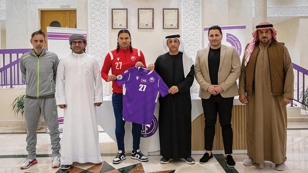 Gullit Peña llegó al futbol de los Emiratos Árabes Unidos