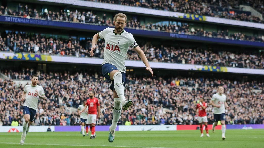 Harry Kane, estrella con cero títulos piensa su salida del Tottenham