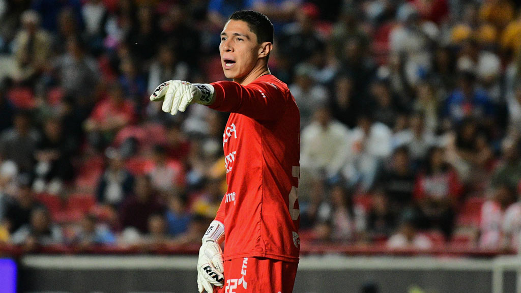 Hugo González levanta la mano para volver al América