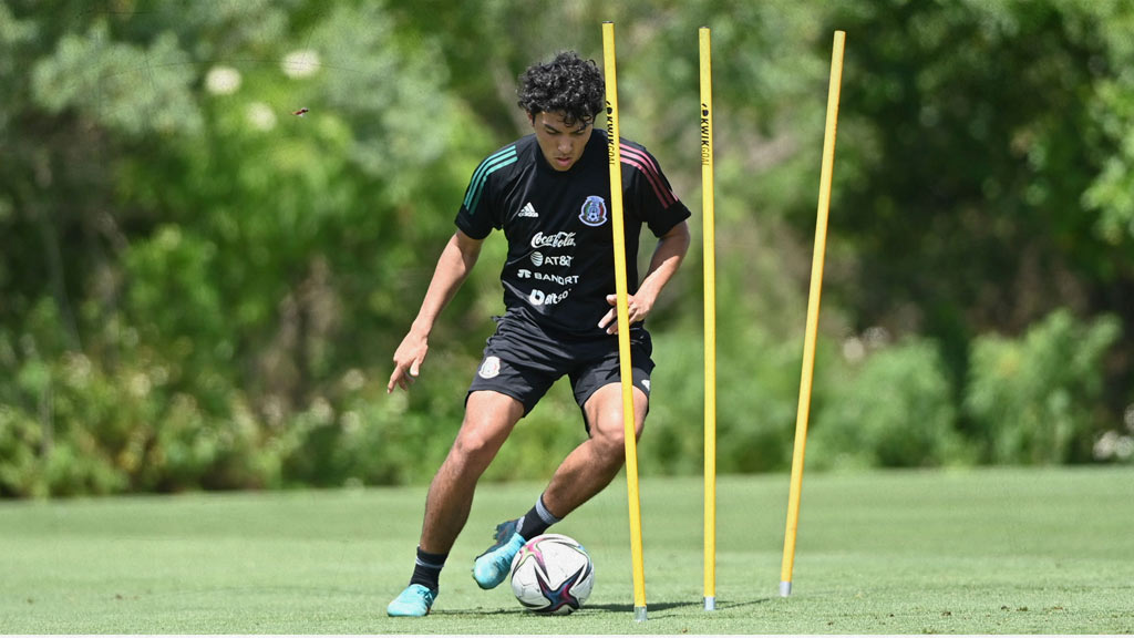 Aunque ha sido convocado por el Tricolor, parece que Jonathan Gómez se decanta por Estados Unidos