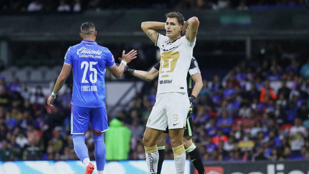 Juan Ignacio Dinenno puede estar en la puerta de salida de Pumas