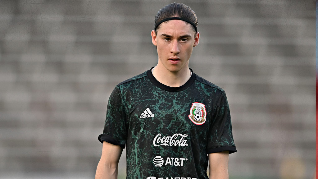 Marcelo Flores sigue esperando por una oportunidad en el Arsenal de Inglaterra; por el momento se mantiene en el Real Oviedo de España