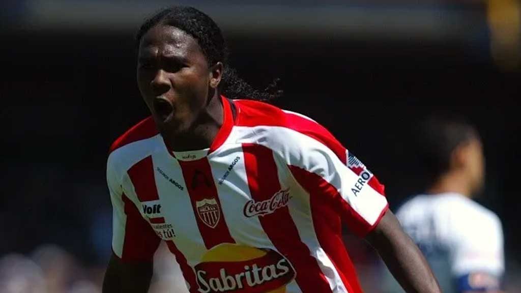 Hugo Rodallega, ex Necaxa, sigue robándose los reflectores a sus 37 años de edad