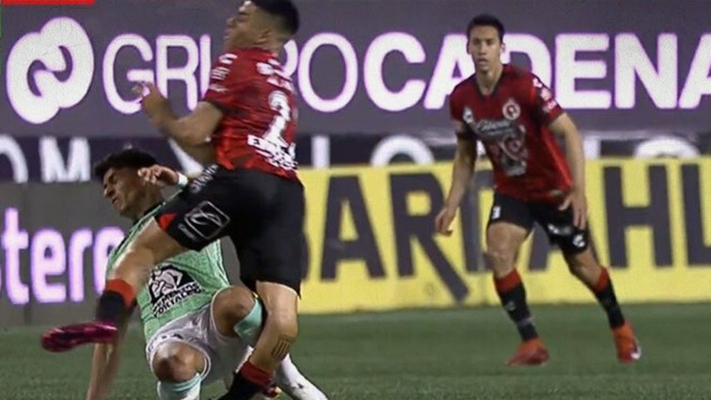 Carlos Valenzuela de Xolos y la escalofriante lesión que sufrió