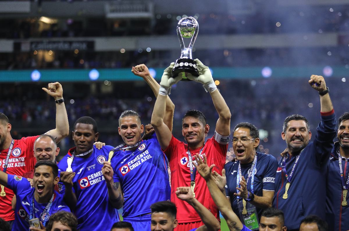 ¿Qué equipos tienen el récord de puntos en torneos cortos de la Liga MX?