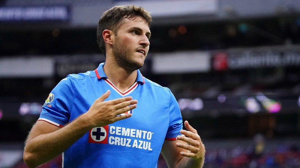 Cuántos goles hizo Santiago Giménez en Cruz Azul y cuántos lleva con el Feyenoord