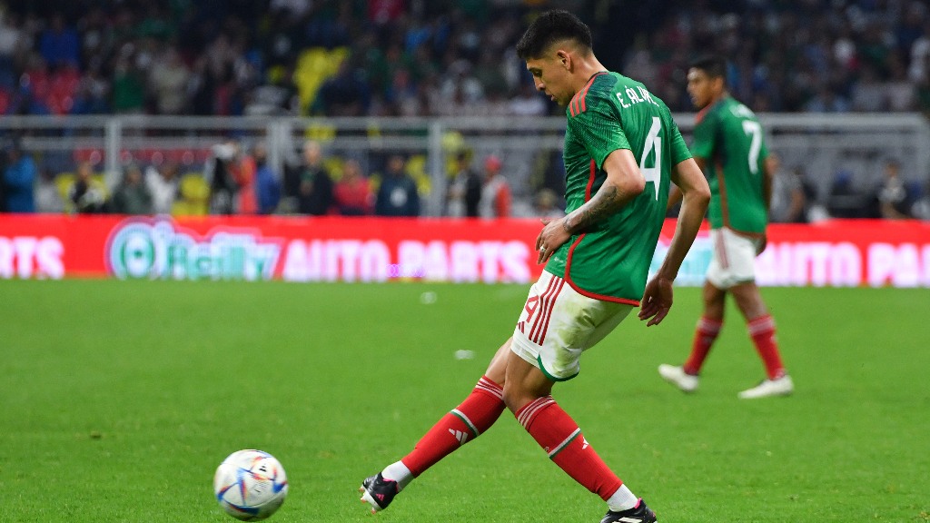 ¿La selección mexicana debería probar a Edson Álvarez como defensa central?