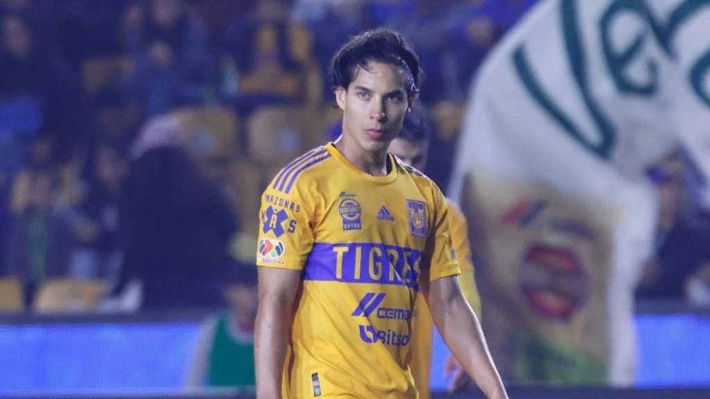 Diego Lainez todavía puede ganar un título de Europa está temporada