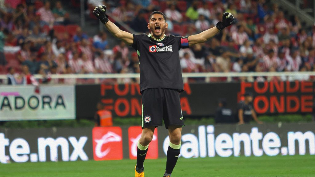 Jesús Corona divide opiniones en Cruz Azul