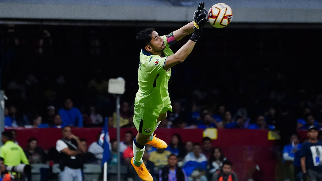 Jesús Corona podría salir de Cruz Azul para la temporada Apertura 2023
