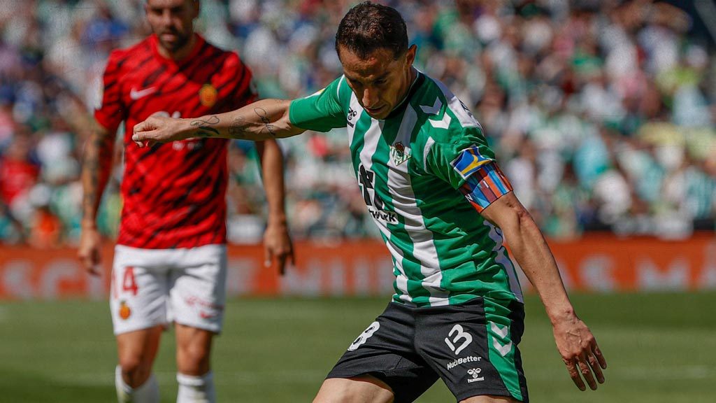 Manuel Pellegrini quiere que Andrés Guardado extienda contrato en Real Betis