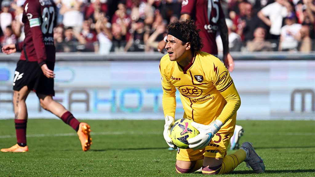 Guillermo Ochoa vuelve a brillar con el Salernitana; así el ‘factor Ochoa’