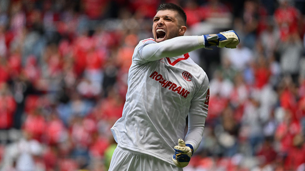 Tiago Volpi seguirá como portero de los Diablos Rojos de Toluca