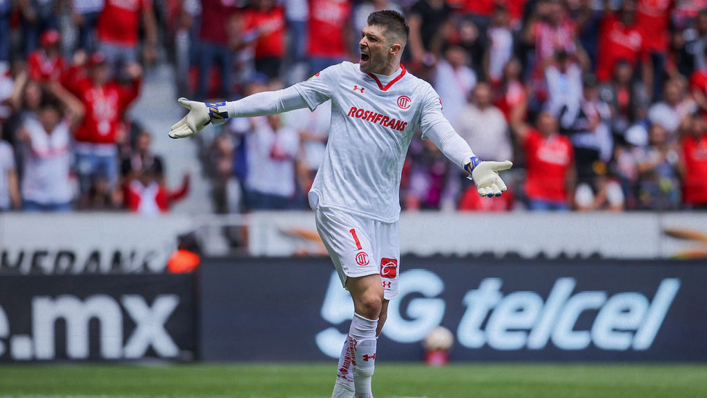 Toluca, sin intenciones de darle salida a Tiago Volpi