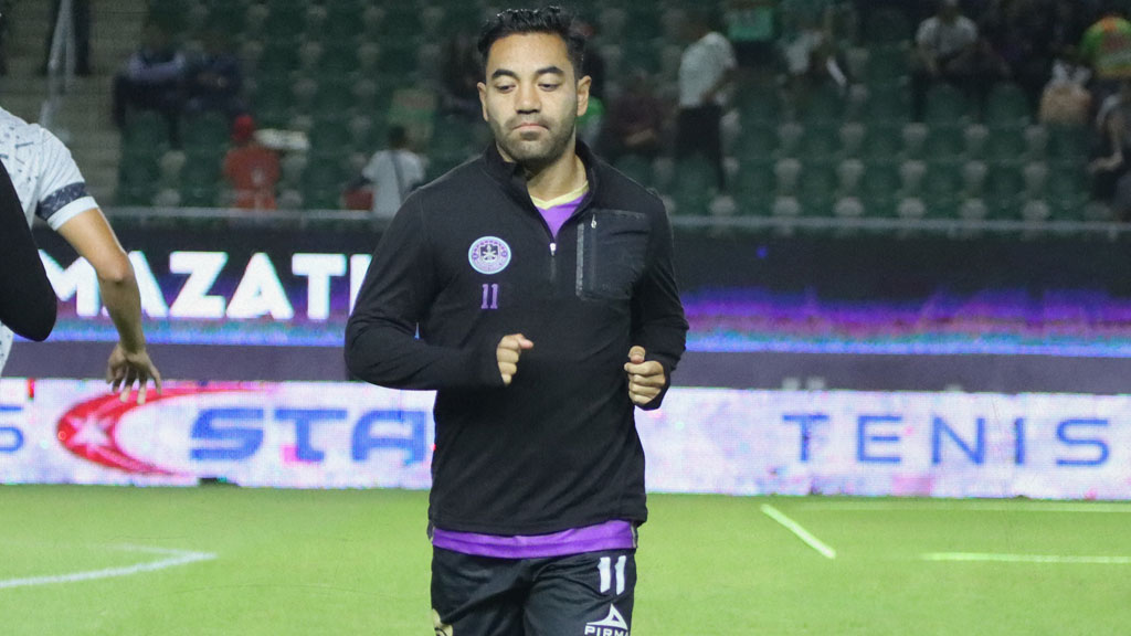 ¿A qué se dedica Marco Fabián mientras espera equipo?