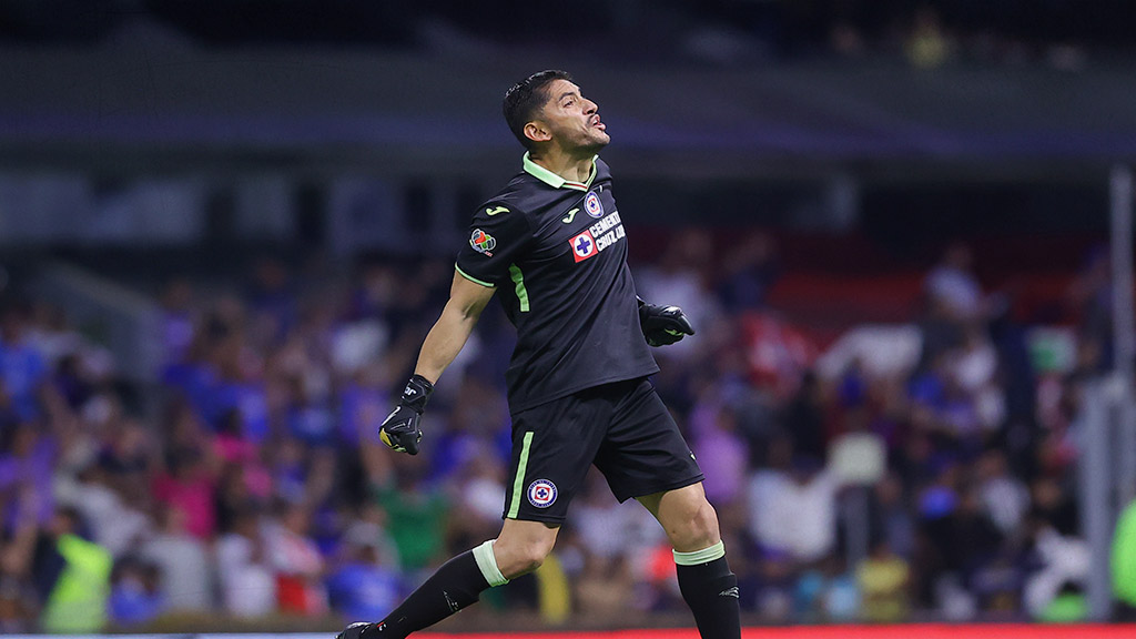 Cruz Azul: Si se marcha Jurado, ¿qué pasará con Corona y el cambio generacional en el arco?