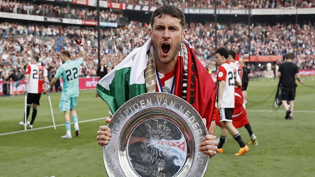 Directivo de Feyenoord confirmó que llegarán más mexicanos, ante el éxito de Santi Giménez; ¿Luis Chávez, el siguiente?