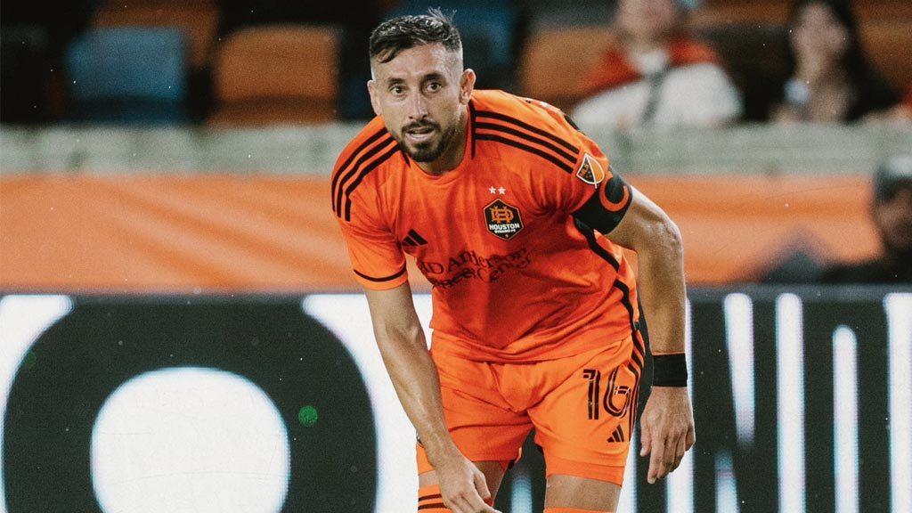 Héctor Herrera llegó como un estelar del Houston Dynamo, donde todavía esperan su mejor versión en el campo