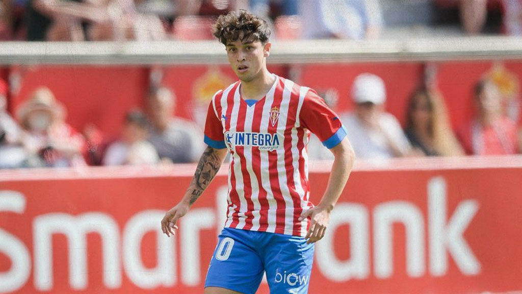 Jordan Carrillo confirma que se queda en el Sporting de Gijón