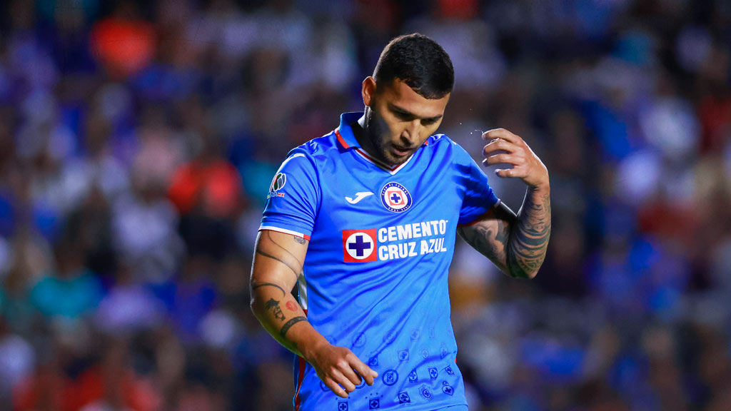 Juan Escobar, un referente de la defensa de Cruz Azul