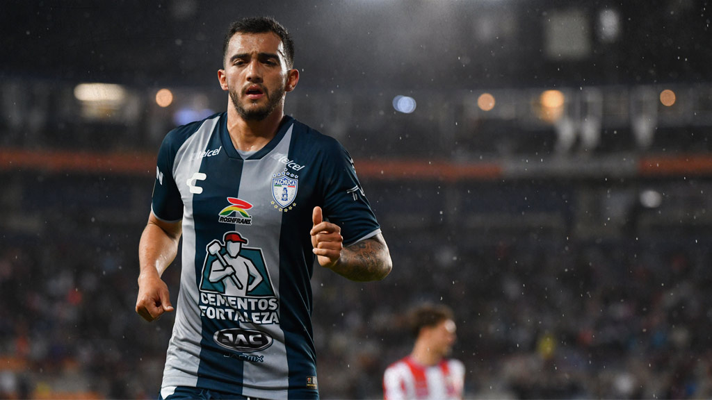 En caso de no llegar a Europa, Chivas y Monterrey esperan por Luis Chávez de Pachuca