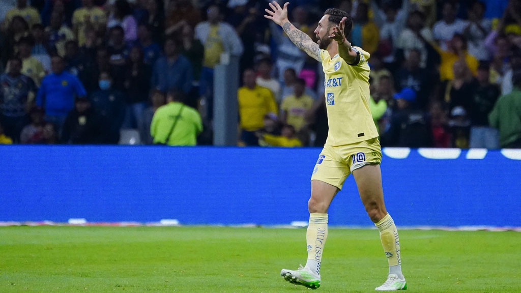 Miguel Layún quiere el aliento de los aficionados del América con la canción 'será porque te amo'