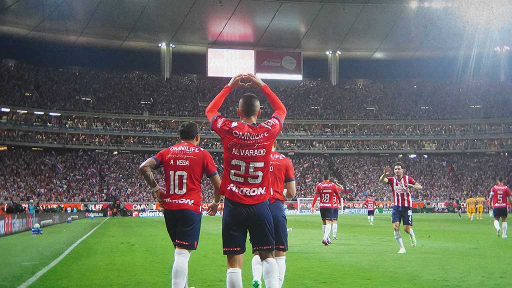 Piojo Alvarado y su revancha en finales de Liga MX; con Chivas hizo lo que no pudo en Cruz Azul