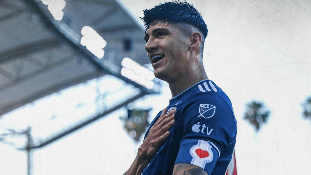 Alan Pulido tendría su vuelta a Chivas, pero hasta el Clausura 2024