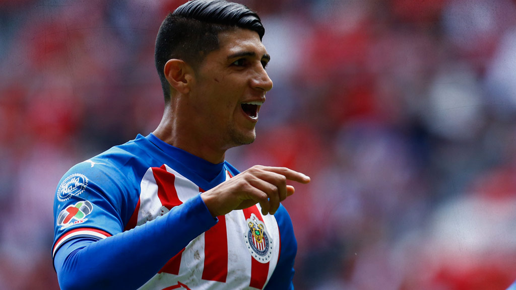 Alan Pulido tiene posibilidades para regresar a las Chivas de Guadalajara