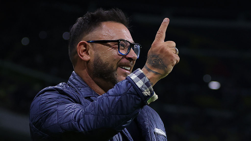 ¿Antonio Mohamed quiere competencia en la defensa de Pumas?