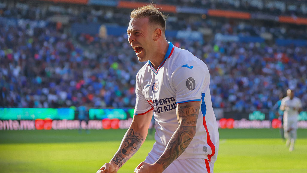 Carlos Rotondi quiere un aumento de sueldo con Cruz Azul