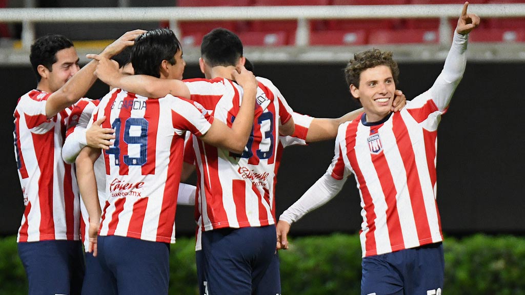 Los canteranos de Chivas que buscan un lugar en el Apertura 2023