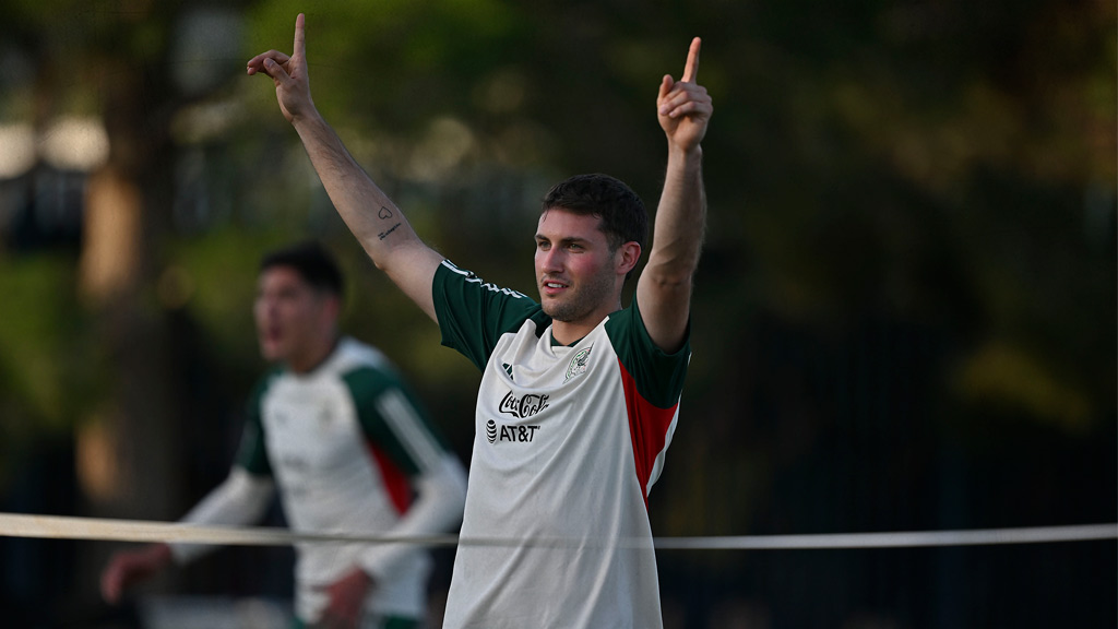 Santiago Giménez tendrá que pelear la titularidad en la Selección Mexicana