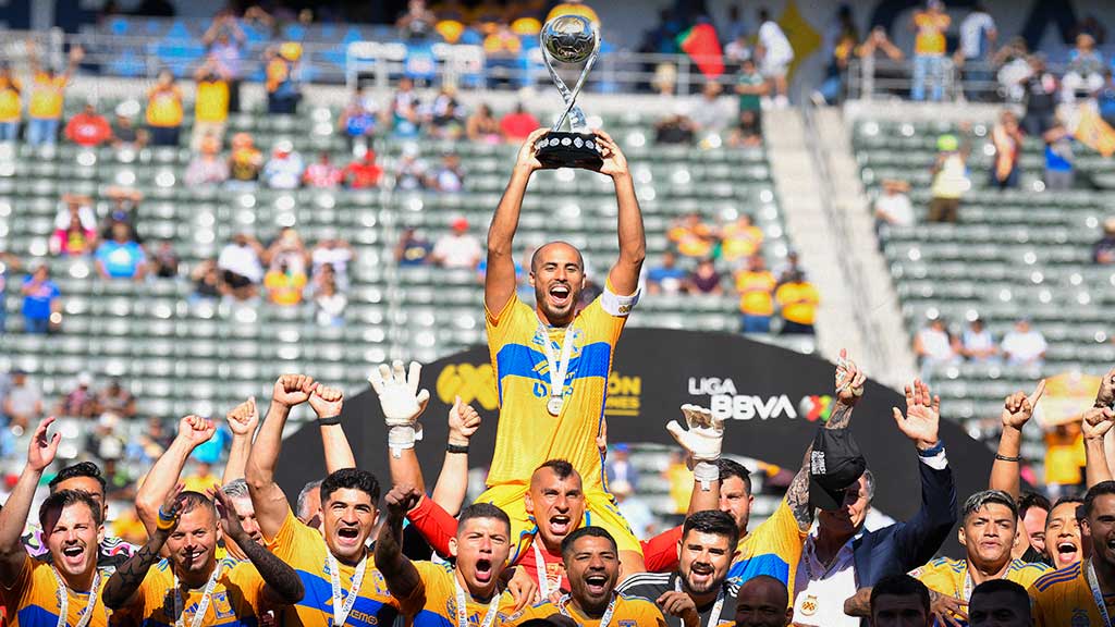 Tigres se corona campeón de México con remontada en la cancha de