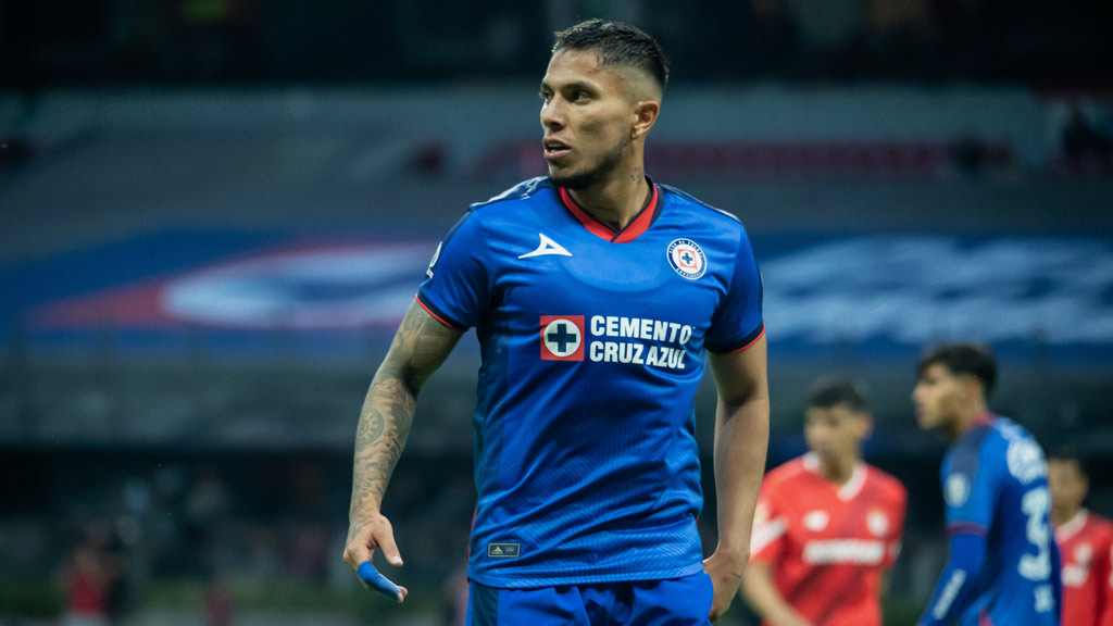 Carlos Salcedo, uno de los nuevos futbolistas de Cruz Azul