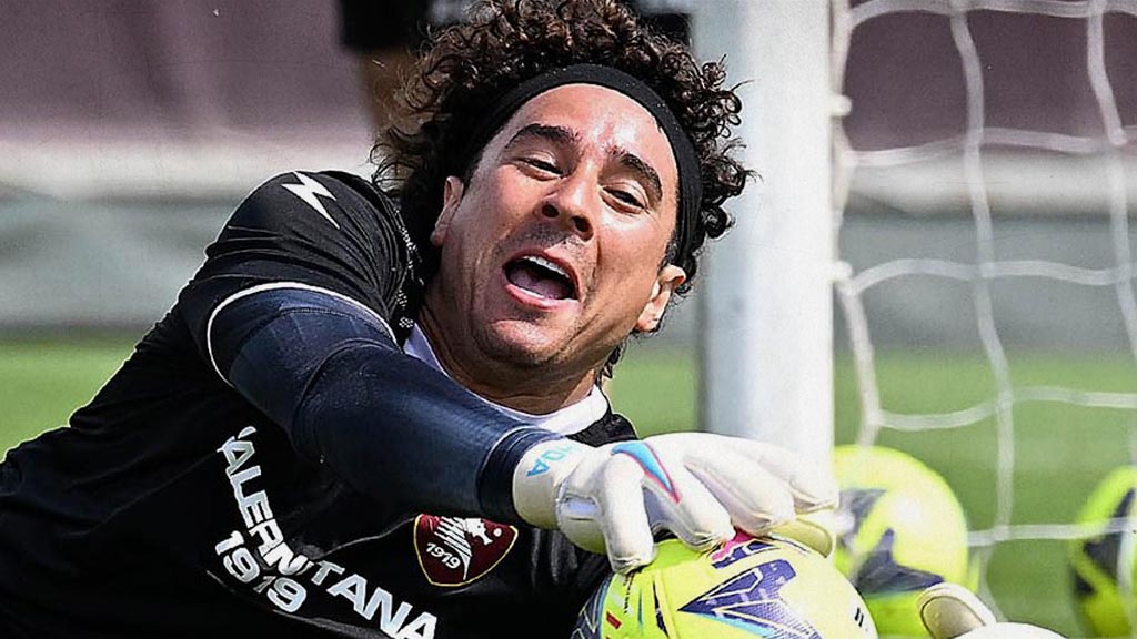 Luego de varias especulaciones, finalmente Guillermo Ochoa se queda en Salernitana