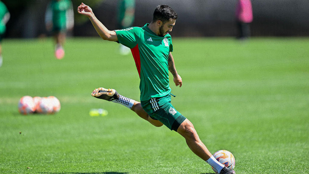 Luis Chávez se negó a jugar para las Chivas, de momento