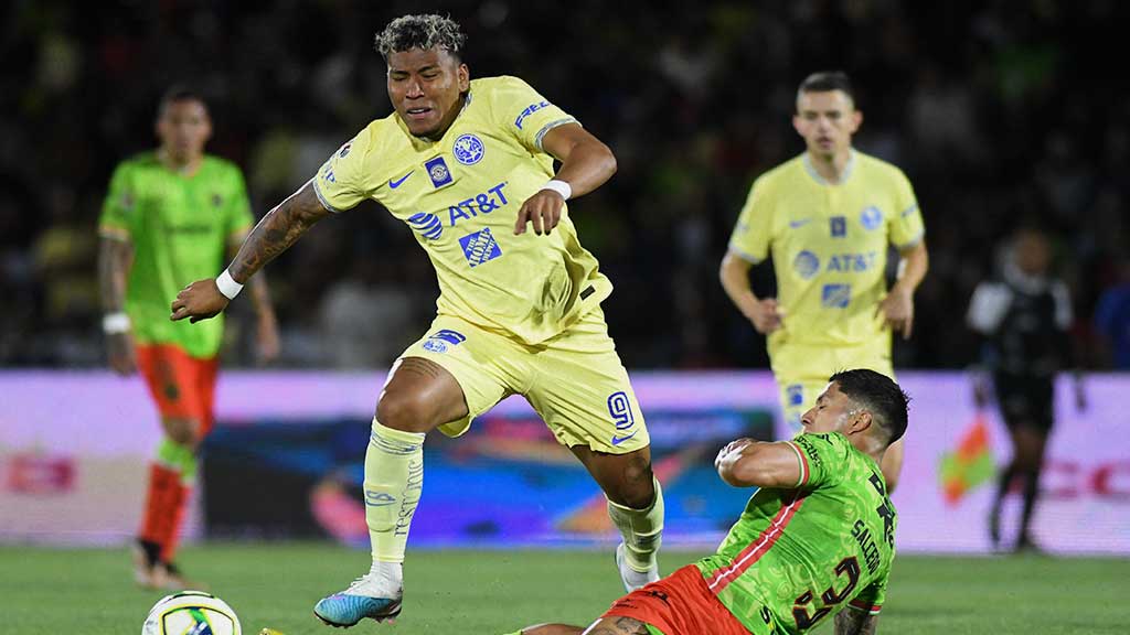 Roger Martínez encuentra acomodo fuera del América