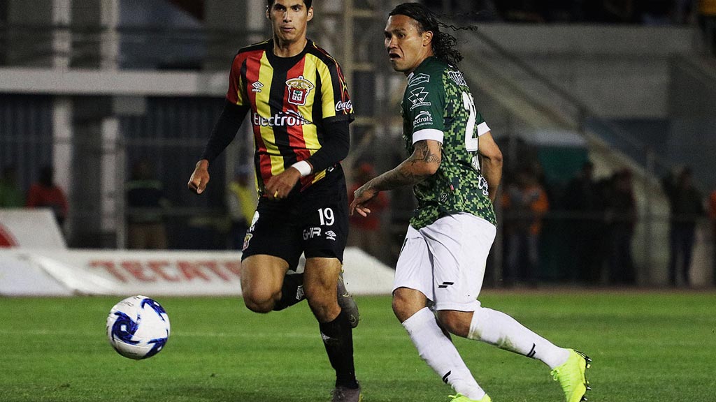 Carlos Gullit Peña seguirá bastante activo en el futbol de forma profesional