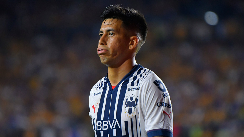 Maximiliano Meza se queda en Rayados por el momento