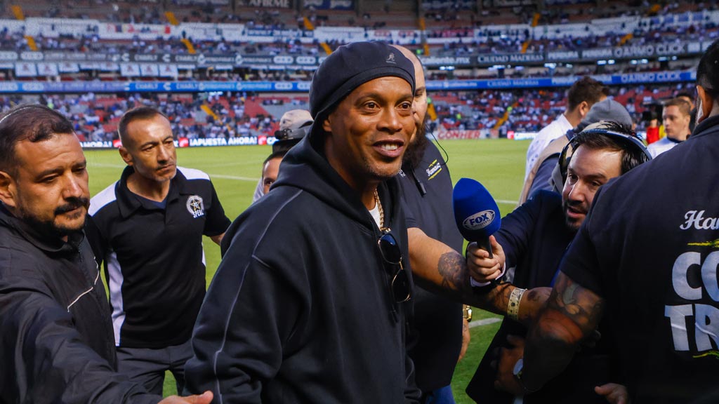Ronaldinho, nuevamente investigado por presunta estafa