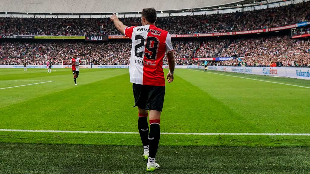 Santiago Giménez puede ser el goleador de la Eredivisie