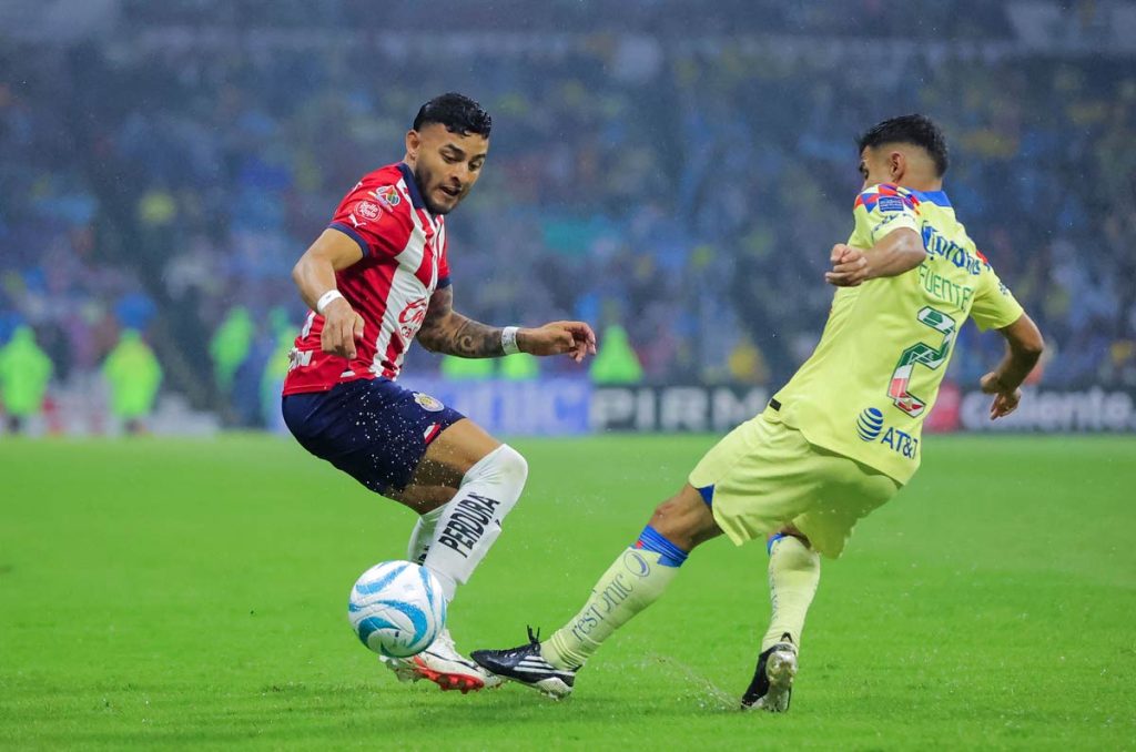 Alexis Vega no termina por rendir como se espera en Chivas