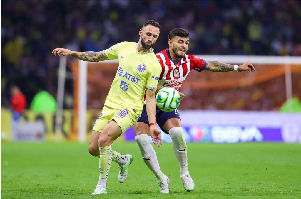 Alexis Vega de Chivas, con pobres números en el Clásico vs América