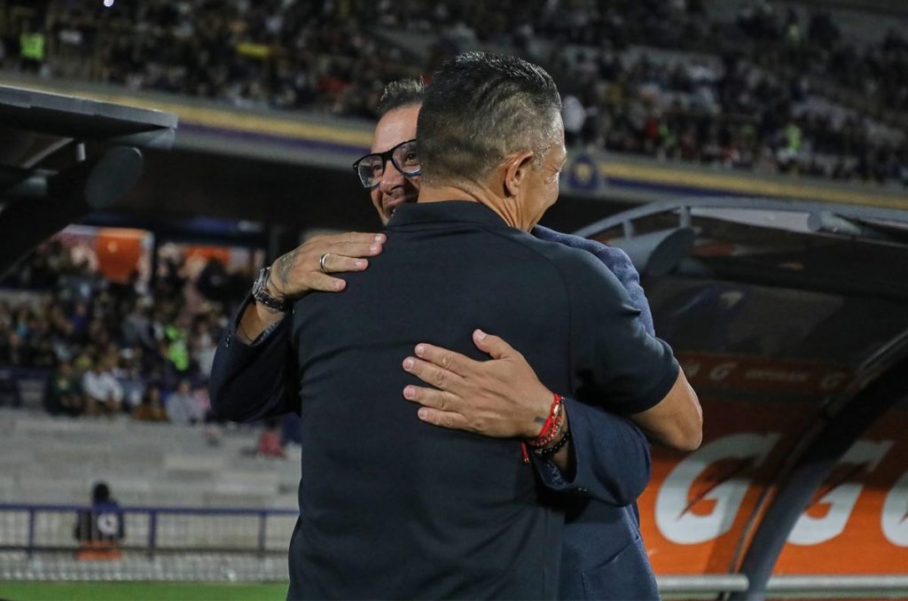 Antonio Mohamed e Ignacio Ambriz están en la mira de Costa Rica