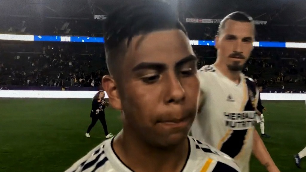 Efraín Álvarez y Zlatan Ibrahimovic durante su paso en LA Galaxy